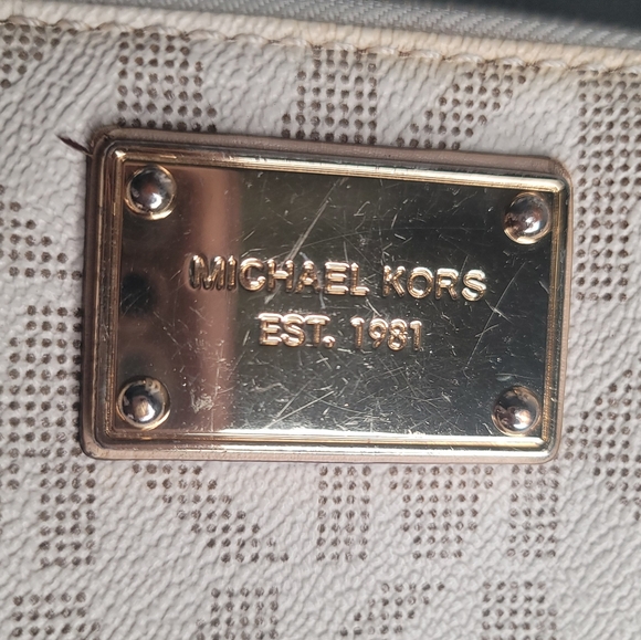 Michael Kors Tan and Beige Wristlet Long Wallet - Picture 8 of 13